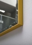 Зеркало D15 70x50 в рамке золотого цвета с полкой- фото2